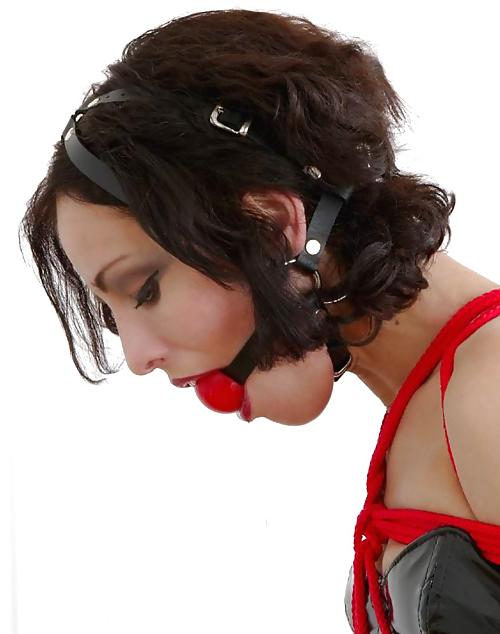 10P Gagged pleasure