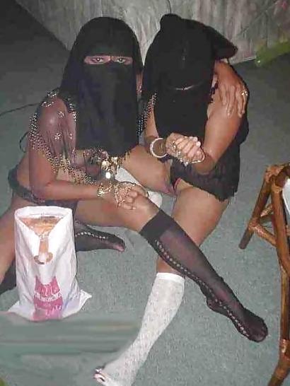 25P Non-porno Arab girl, with or without hijab  II