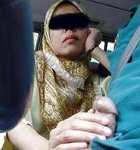 25P Non-porno Arab girl, with or without hijab  II