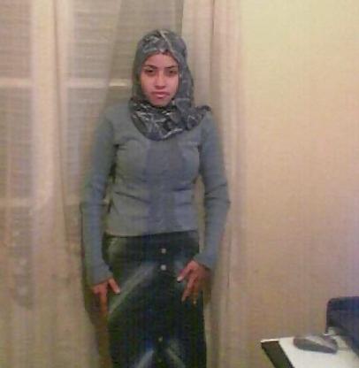 25P Non-porno Arab girl, with or without hijab  II
