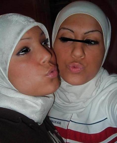 25P Non-porno Arab girl, with or without hijab  II