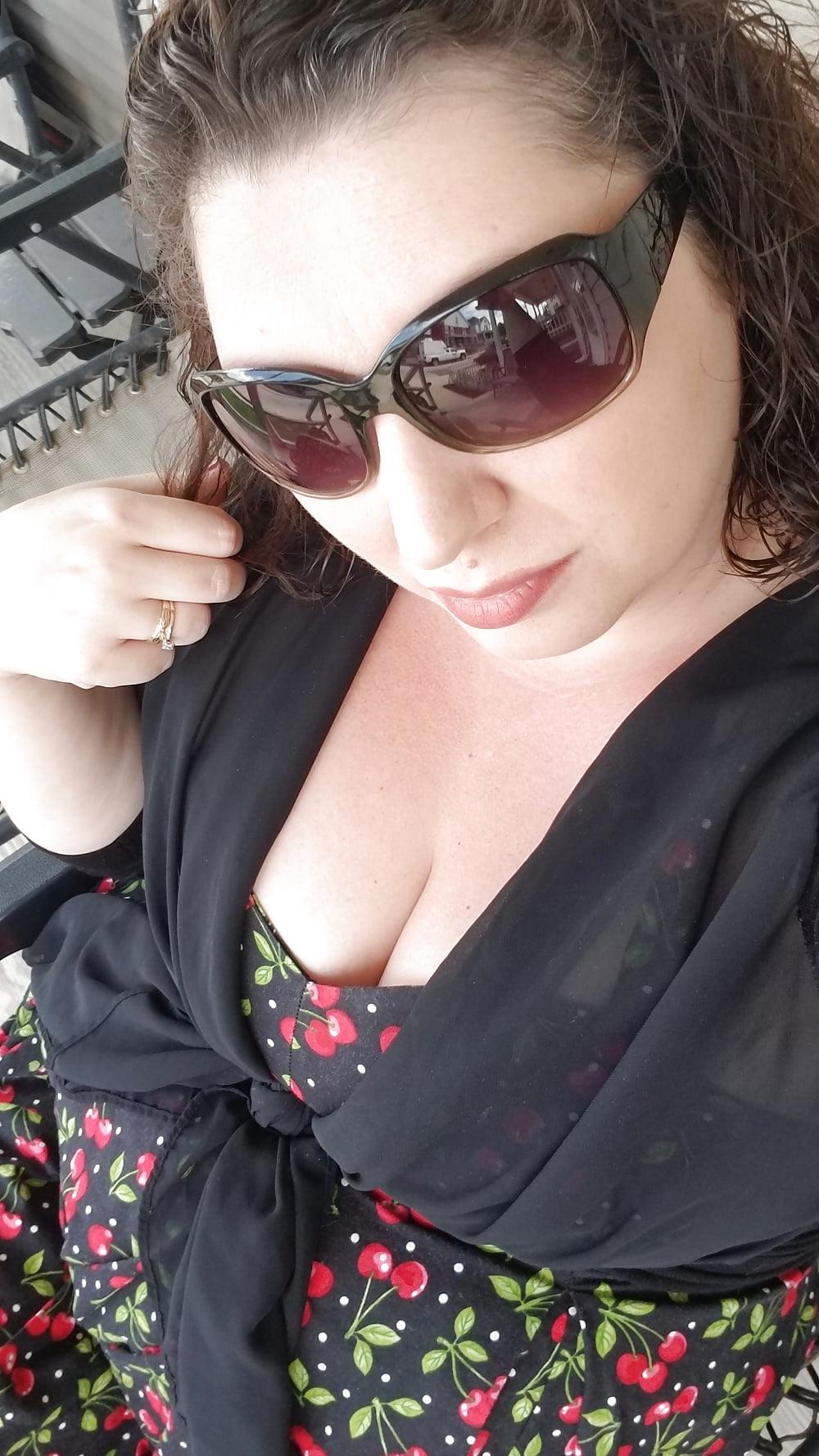 9P 50s pinup dress.... just your average housewife &amp; milf