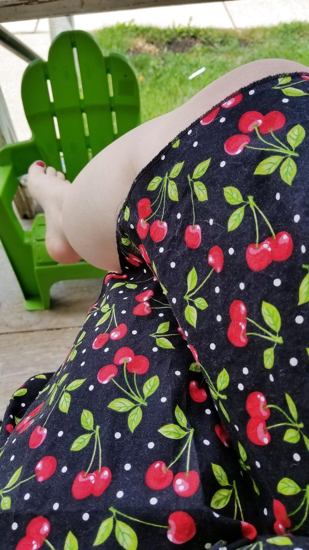 9P 50s pinup dress.... just your average housewife &amp; milf