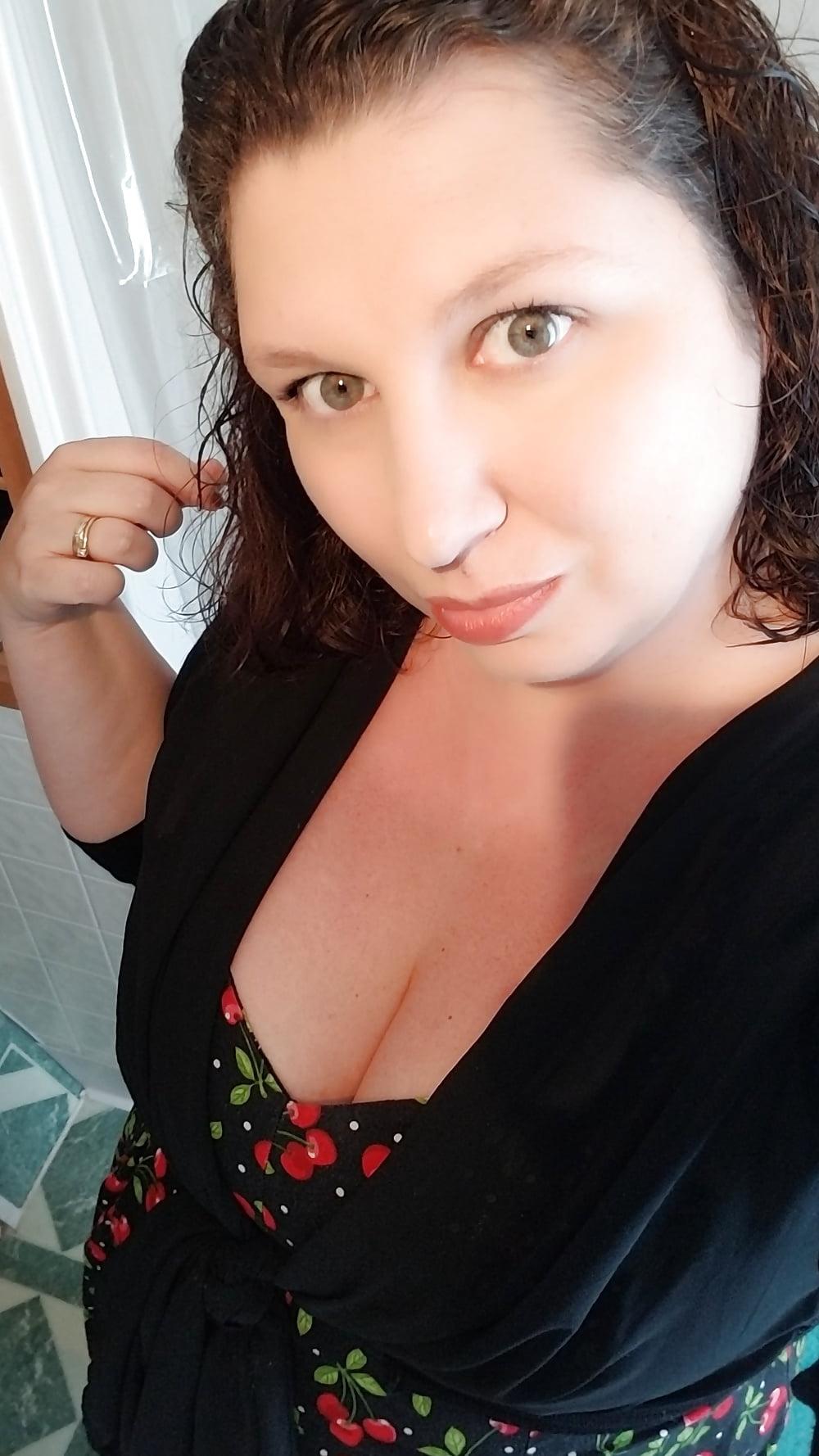 9P 50s pinup dress.... just your average housewife &amp; milf