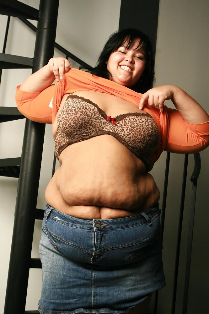 24P CUTE FAT GIRL WITH BIG BELLY