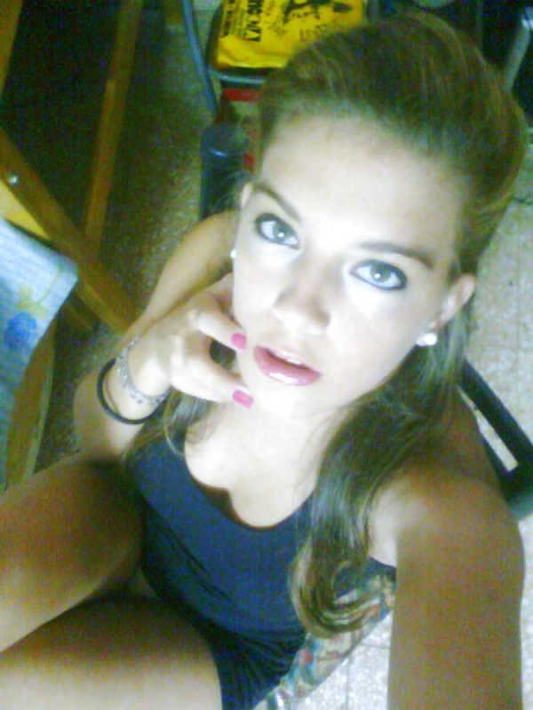 25P Teen Brunette Rosarina Show Pussy