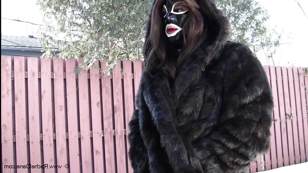 14P Rachel's fur coat