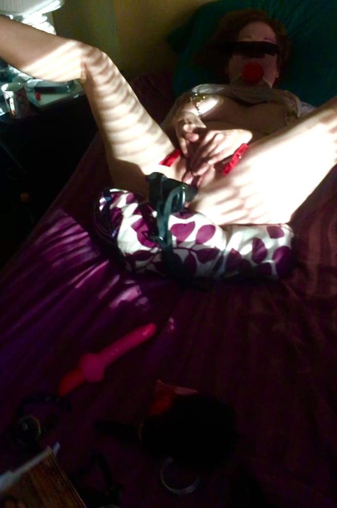 25P twist69 tries being gagged and rammed hard