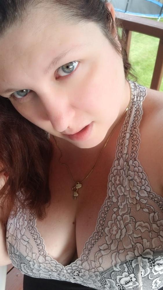 25P Mommy's morning coffee on the deck housewife milf tease