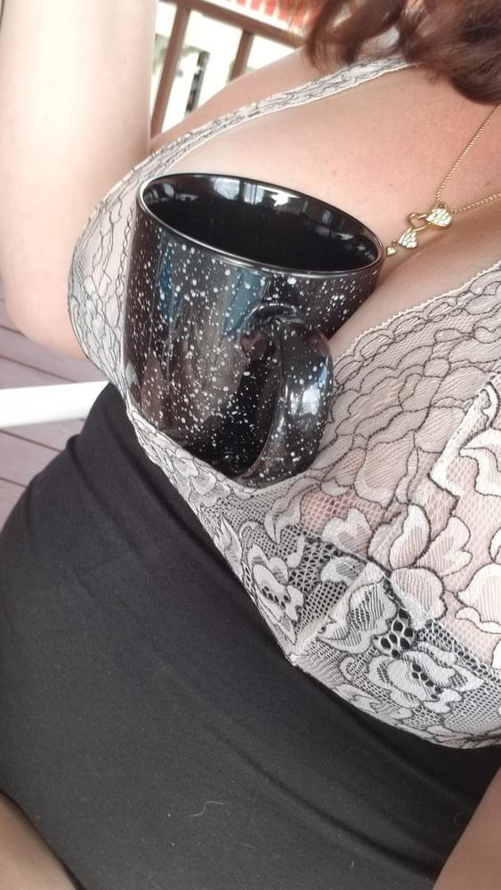 25P Mommy's morning coffee on the deck housewife milf tease