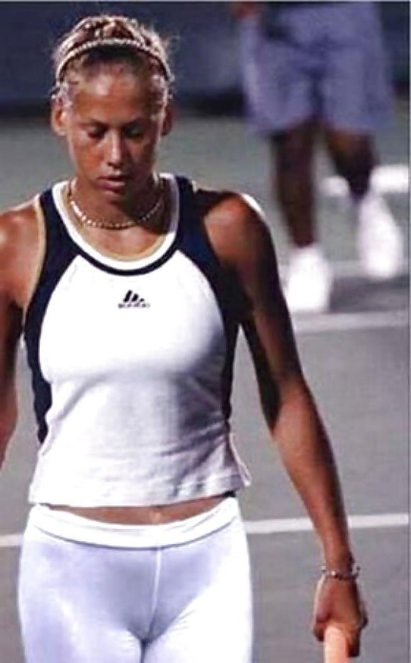 25P Celebrities Camel Toes