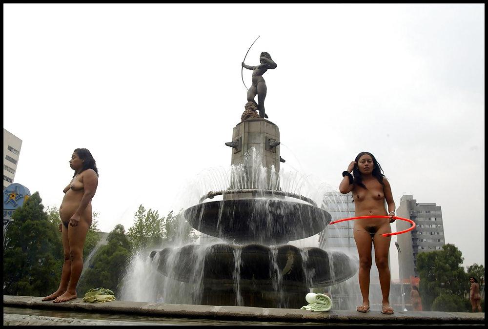 25P Naked protest by  400 Pueblos over land eviction 