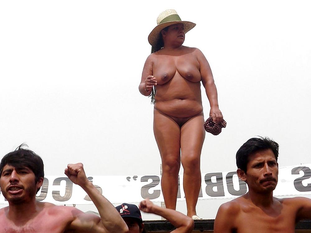 25P Naked protest by  400 Pueblos over land eviction 