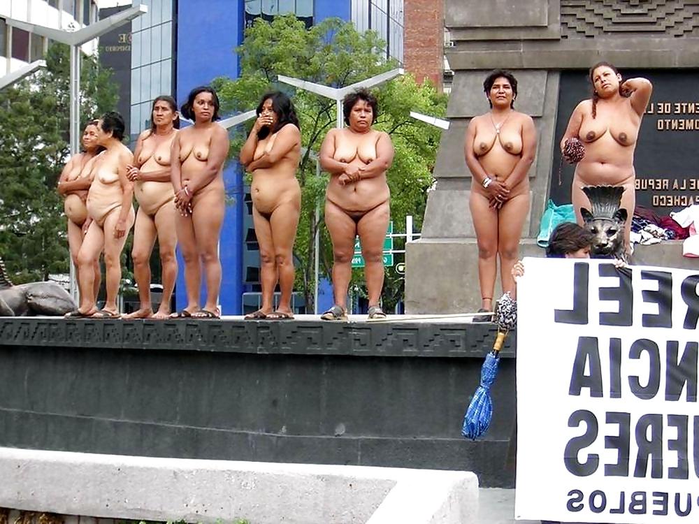 25P Naked protest by  400 Pueblos over land eviction 