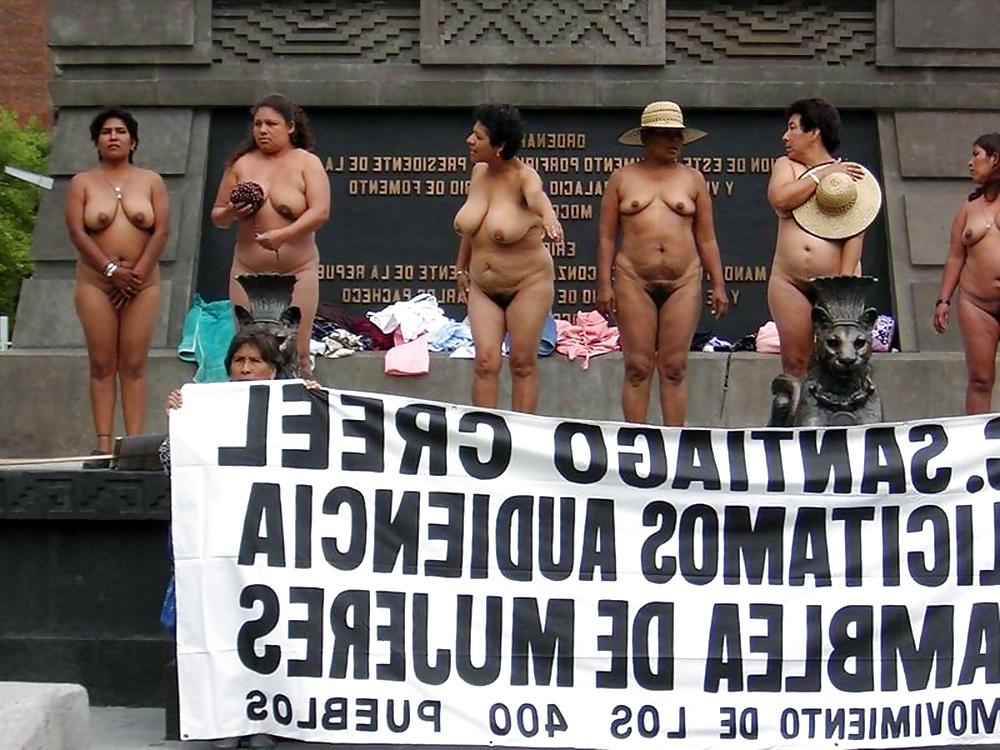 25P Naked protest by  400 Pueblos over land eviction 
