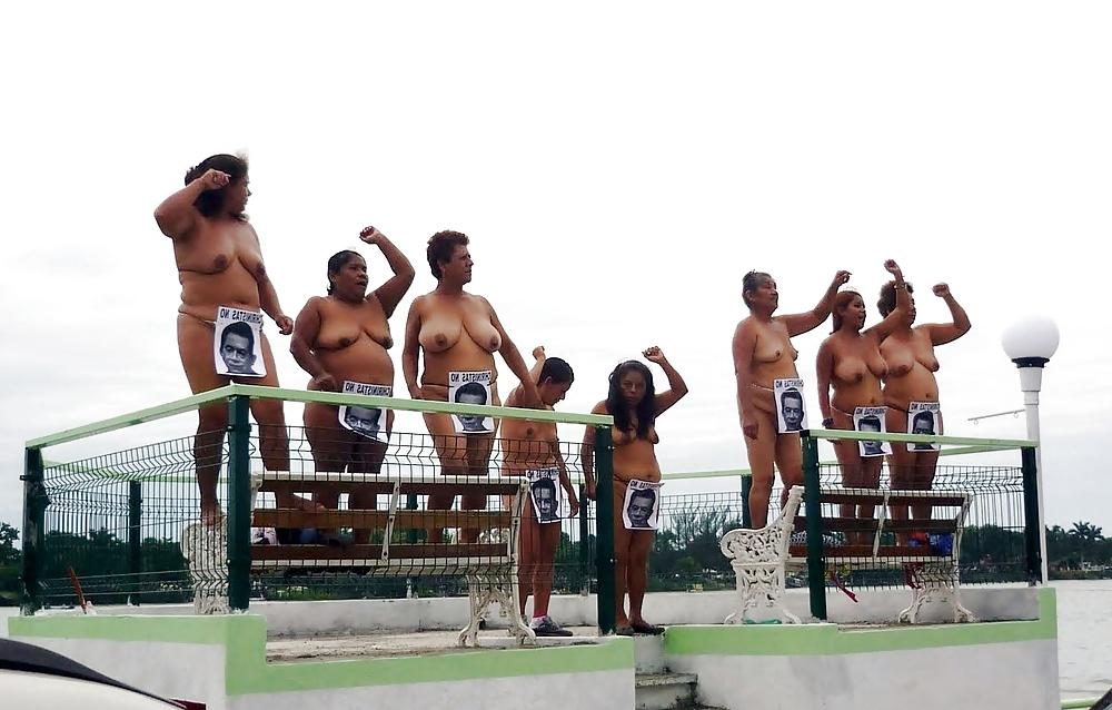 25P Naked protest by  400 Pueblos over land eviction 