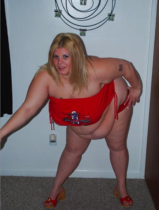 25P BEAUTIFUL BIG BELLY BLONDE