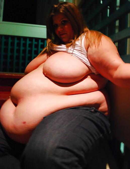 25P BEAUTIFUL BIG BELLY BLONDE