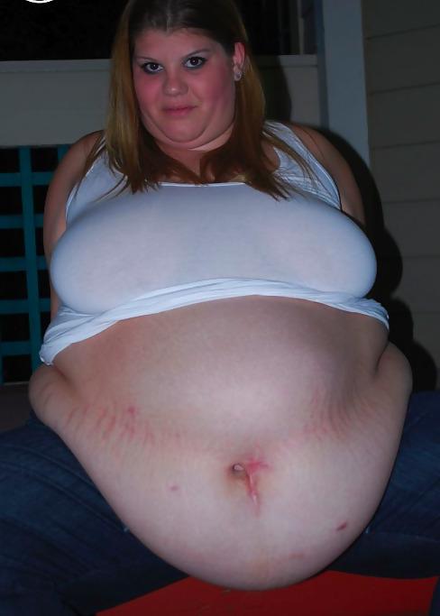 25P BEAUTIFUL BIG BELLY BLONDE