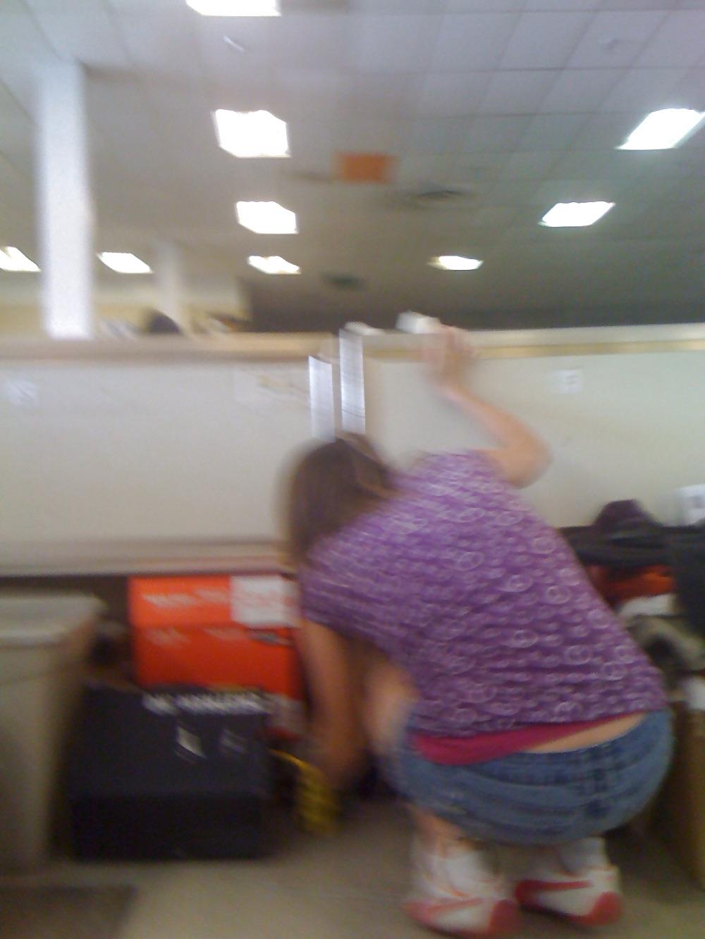 14P Hot girl cashier