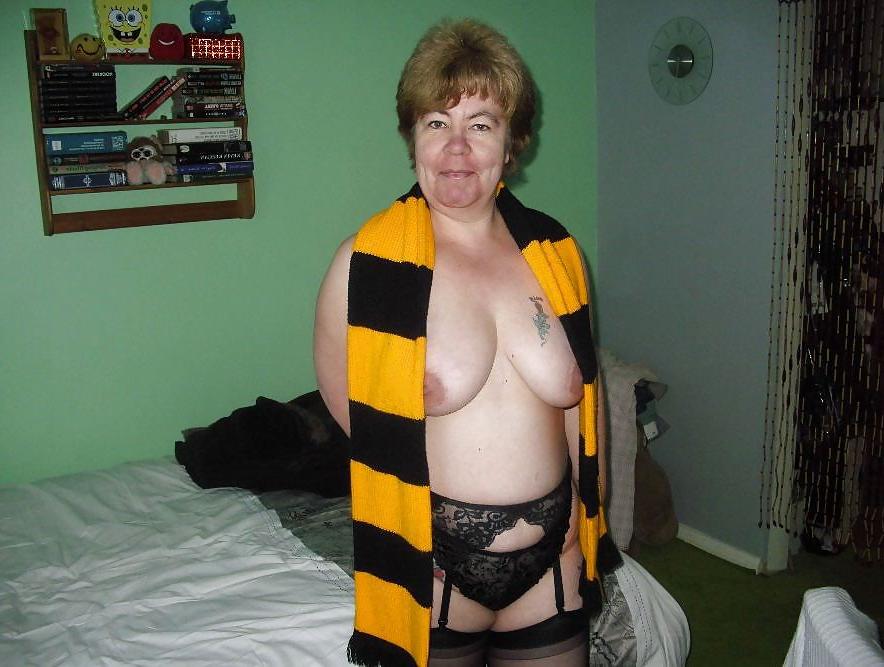 23P Mature Big Titted Yorkshire Housewife