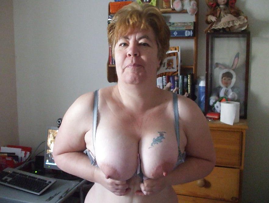23P Mature Big Titted Yorkshire Housewife