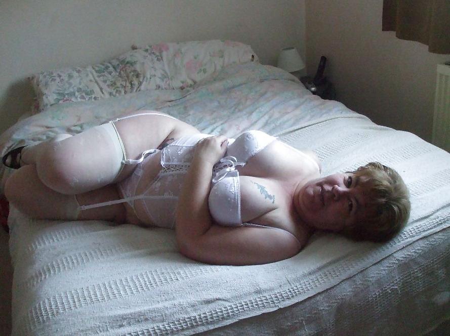 23P Mature Big Titted Yorkshire Housewife