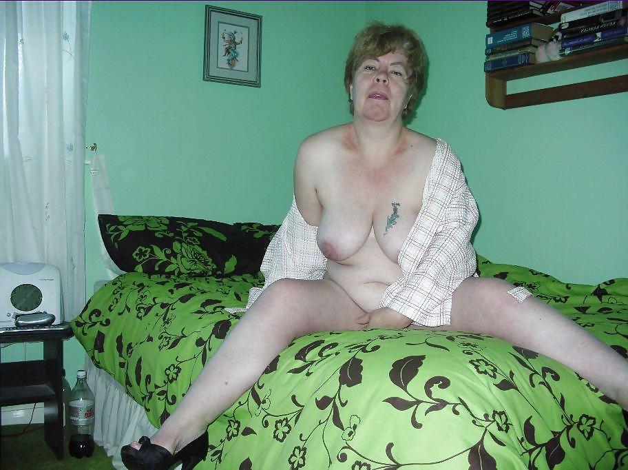 23P Mature Big Titted Yorkshire Housewife