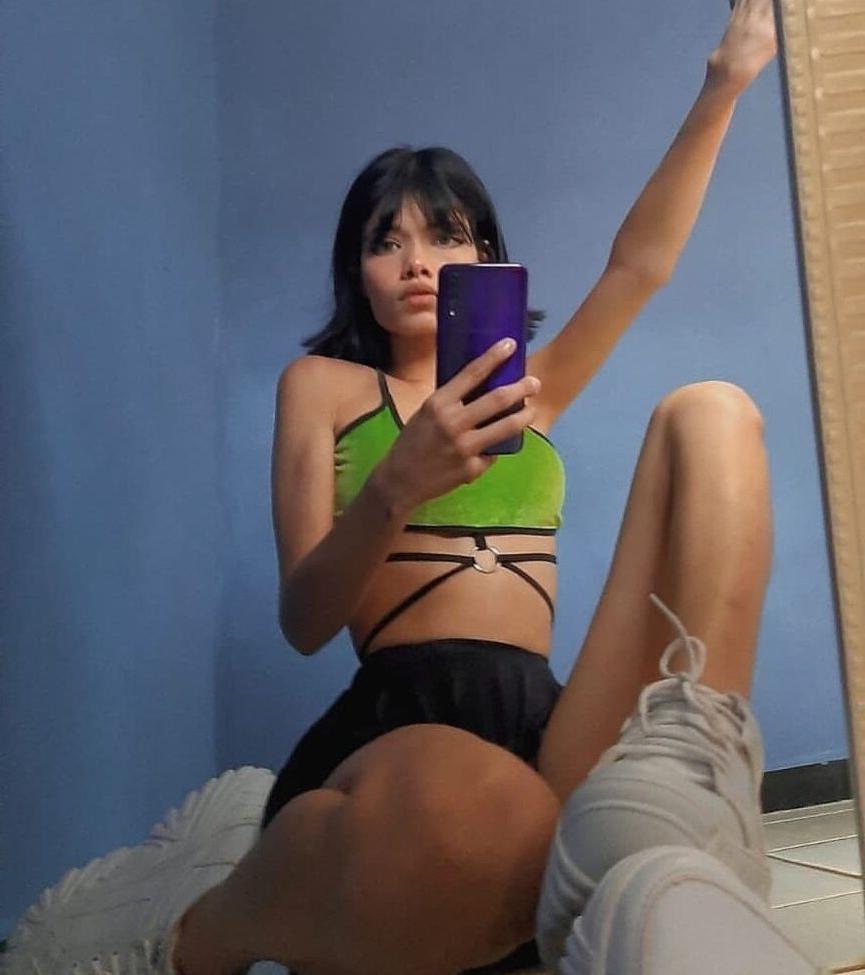 25P Vamp.car nude