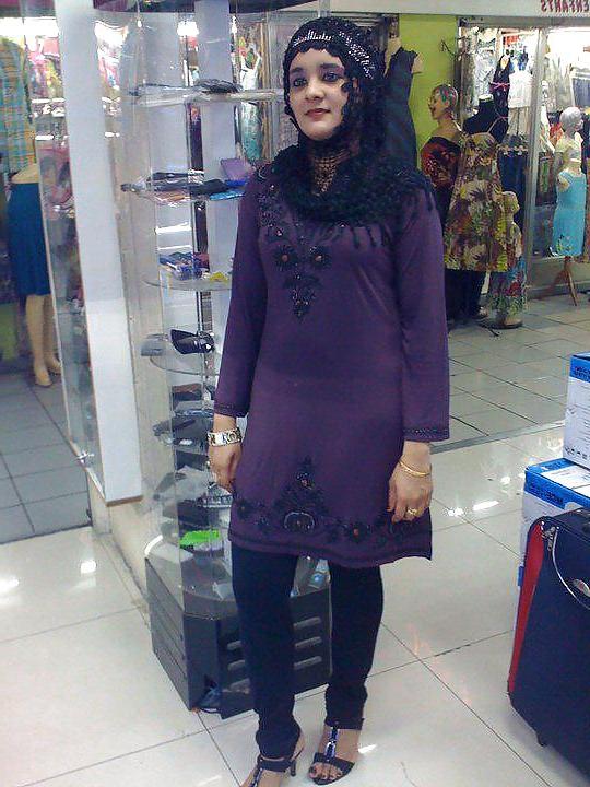 25P Hijab very sexy cam pic