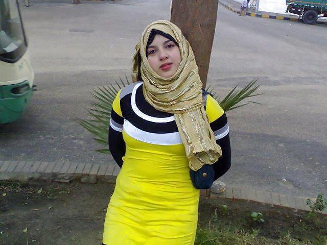 25P Hijab very sexy cam pic