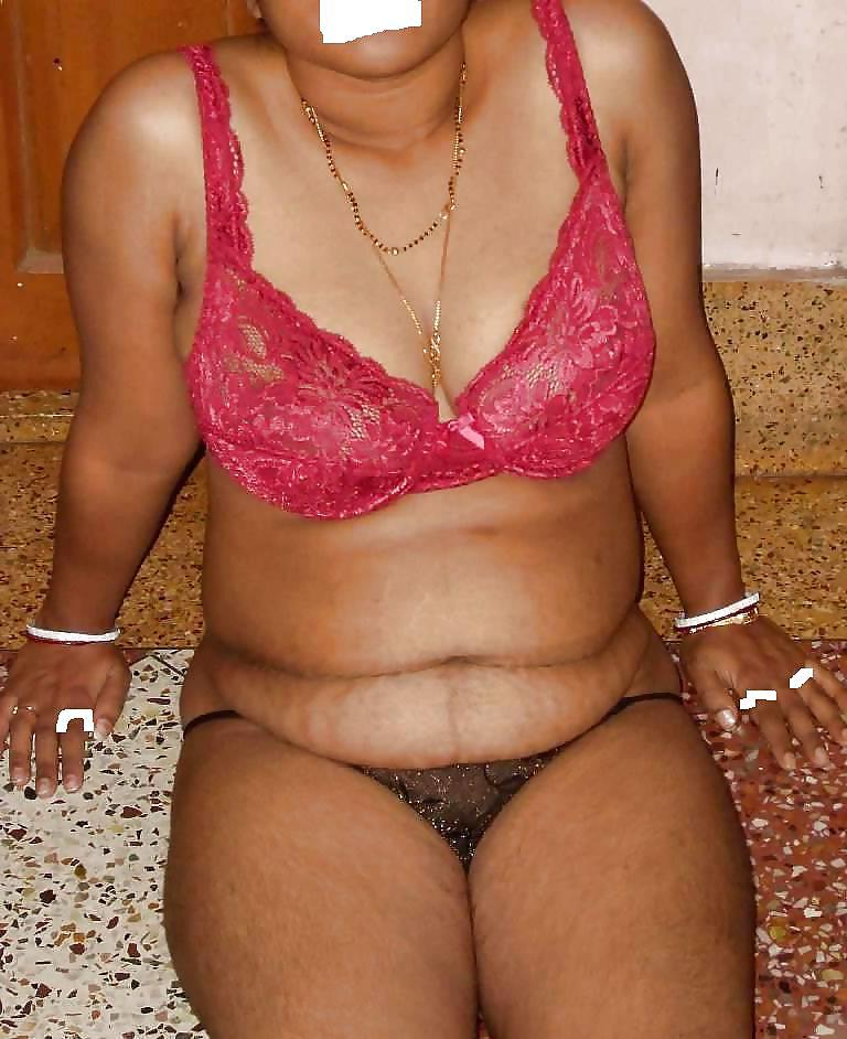 10P Ujjain housewife pr........