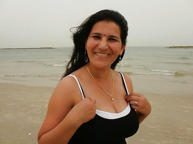 12P Indian hot mom