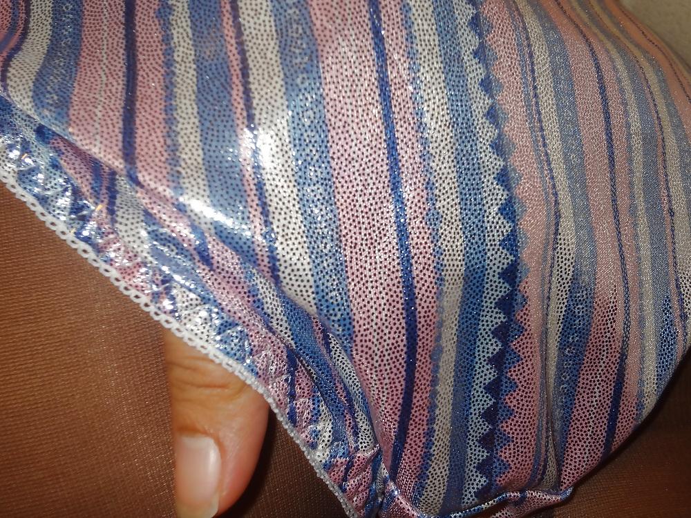 21P Shiny Panties over tights...Cumshot
