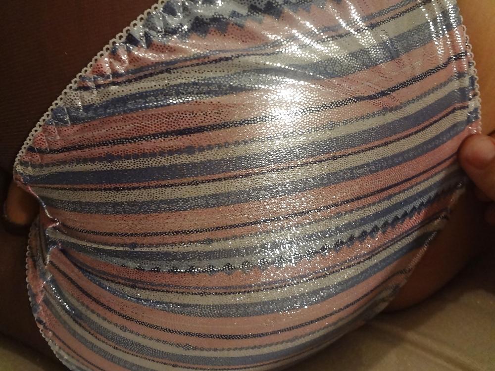 21P Shiny Panties over tights...Cumshot