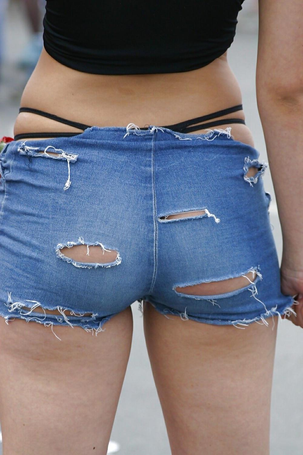 25P Queens in Jeans CXXXIV