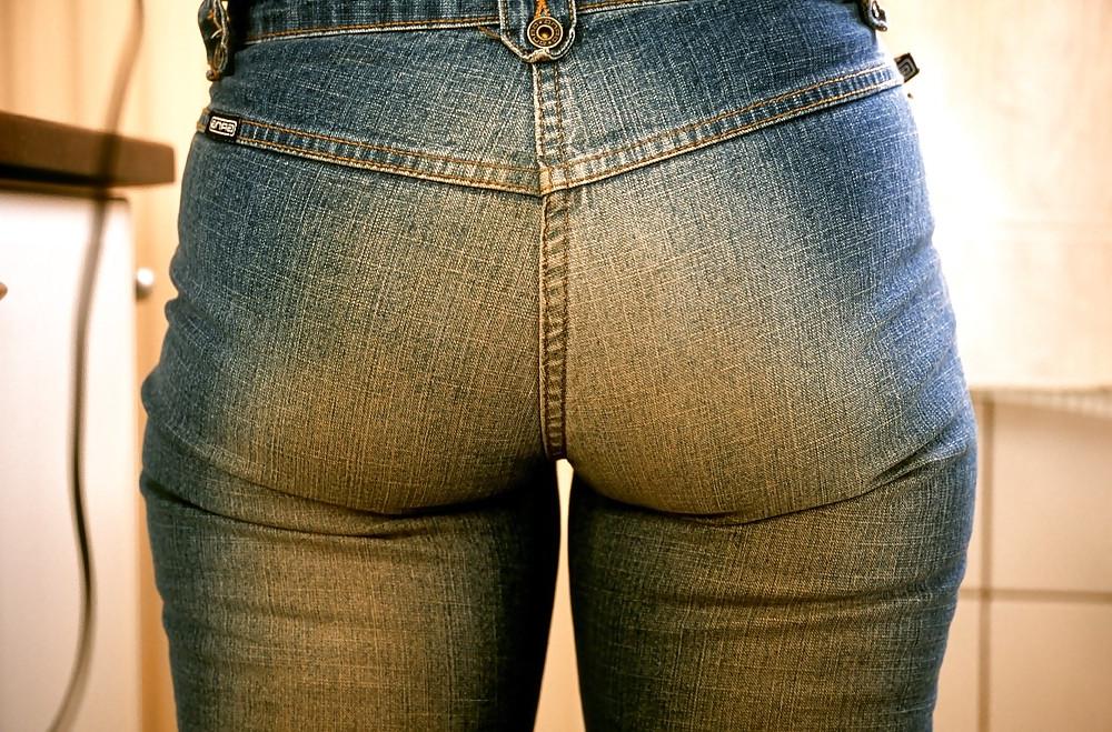 25P Queens in Jeans CXXXIV