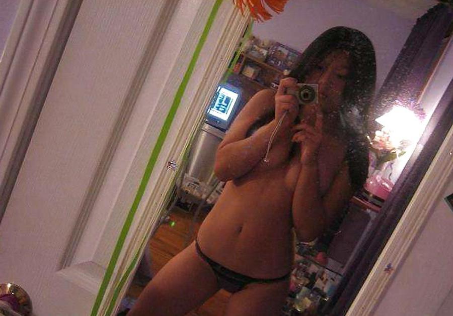 9P Sexy webcam, girl shy hot!!   on cam1st