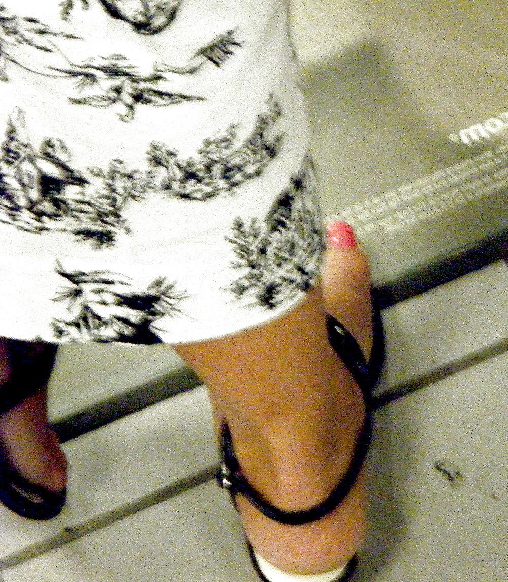 24P Pretty Women's Feet in Strappy Heels - No Trannies