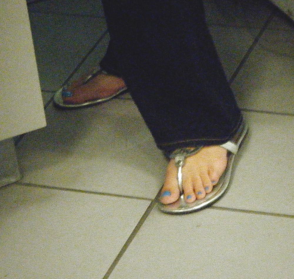 24P Pretty Women's Feet in Strappy Heels - No Trannies