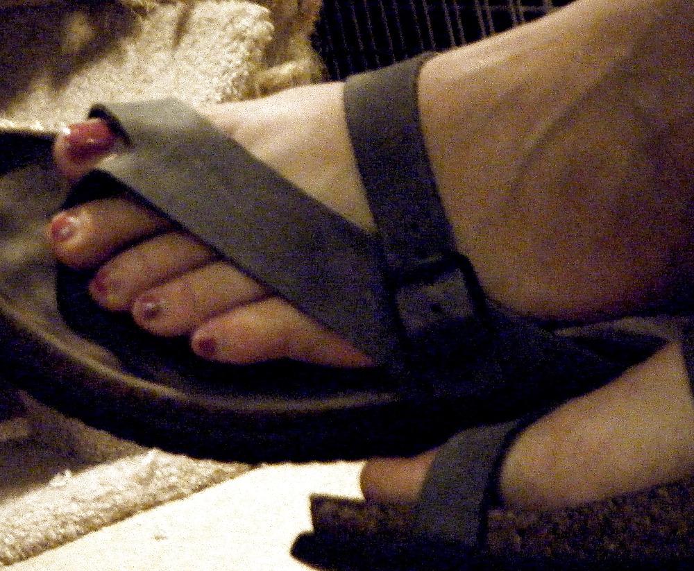 24P Pretty Women's Feet in Strappy Heels - No Trannies