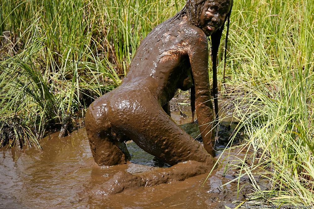 25P Not your average porn pics 13