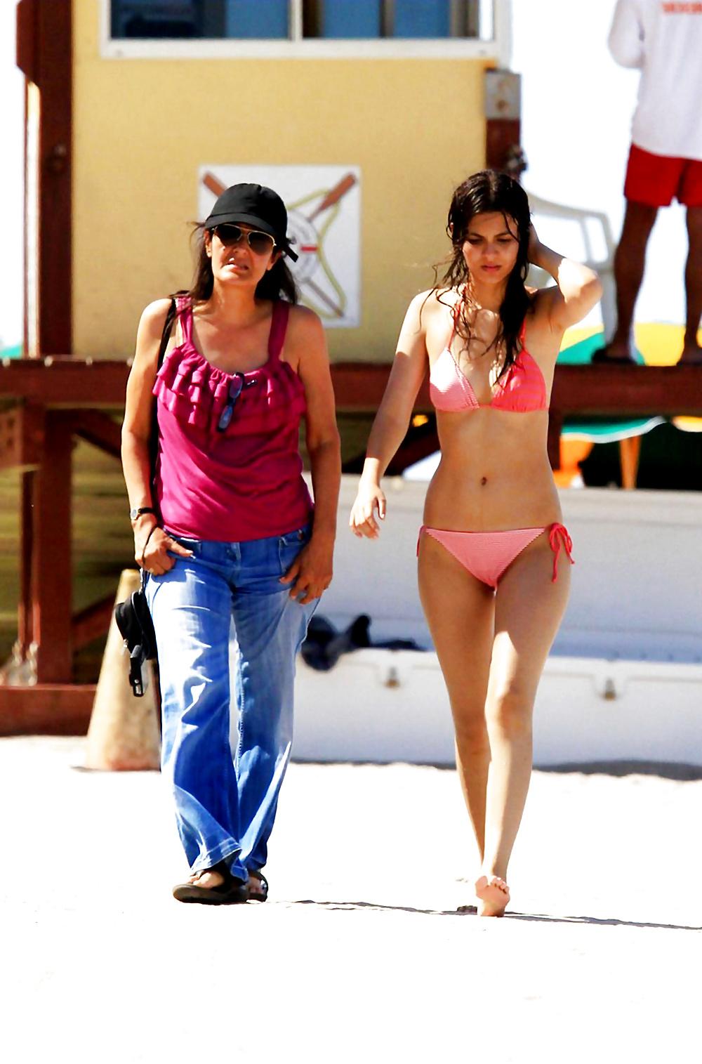 25P Look How Sexy Victoria Justice Pussy
