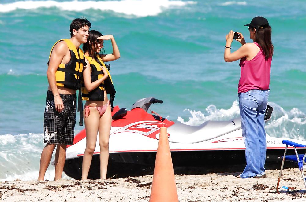 25P Look How Sexy Victoria Justice Pussy
