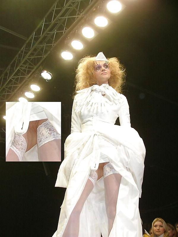 25P Upskirt 3