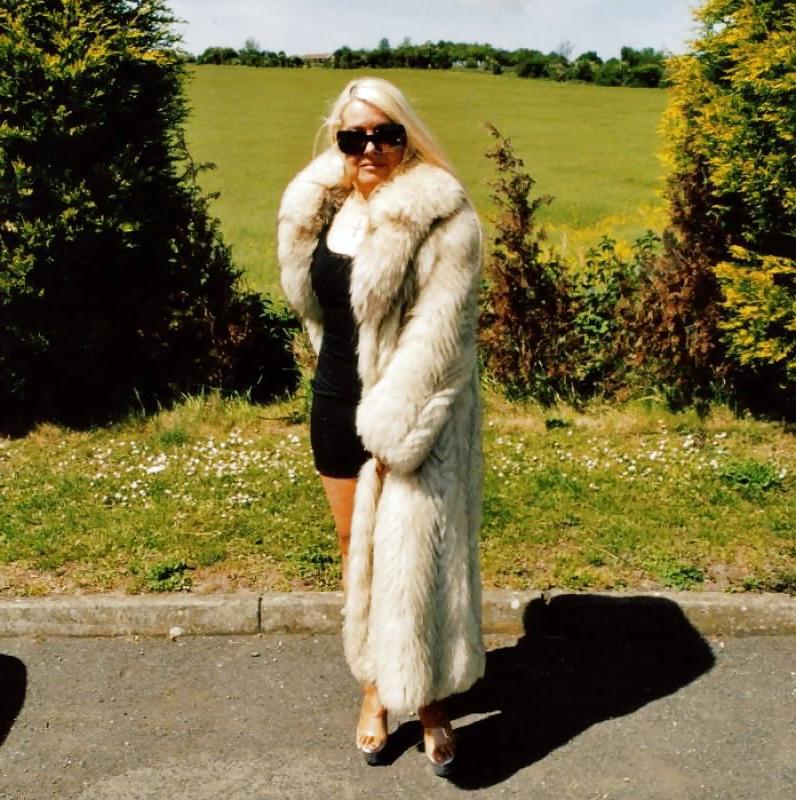 25P Louise-Fur mistress 