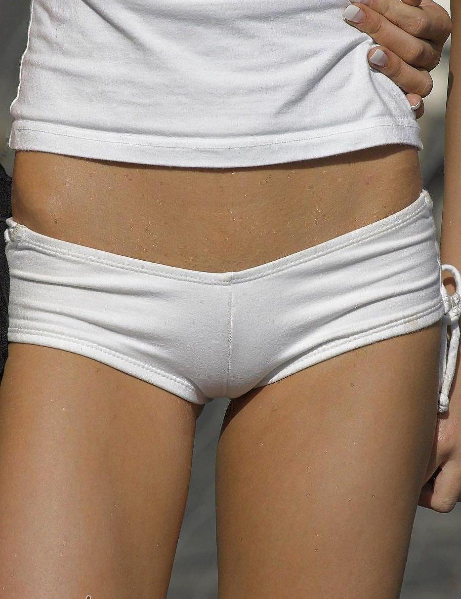 25P Cameltoe 2