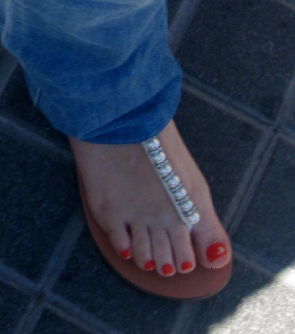 25P Candid street feet 2
