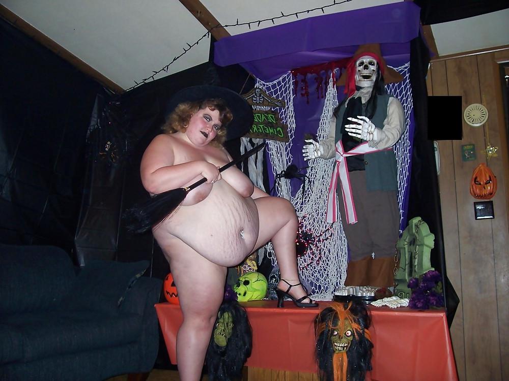 25P HAPPY HALLOWEEN.