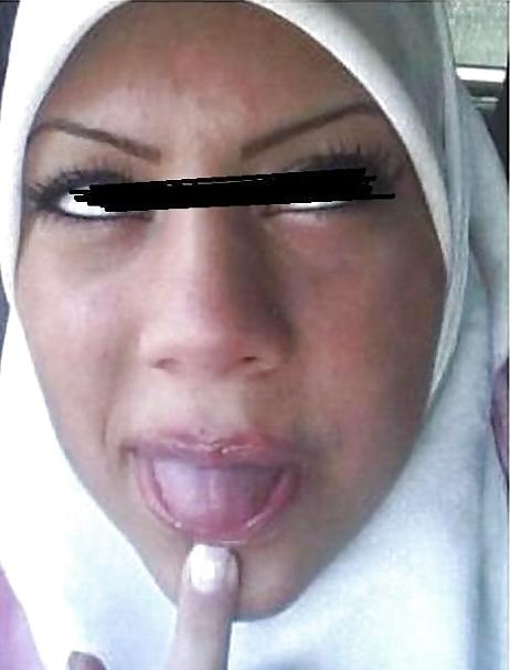 25P Non-porno Arab girl, with or without hijab